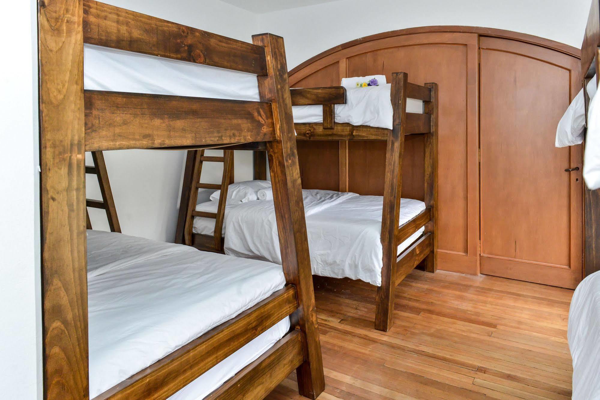 Mi Llave Hostels Bogotá Exteriör bild